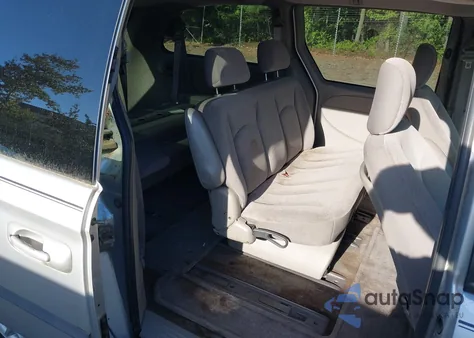 2002 Dodge Grand Caravan Sport z USA, uszkodzony, nr VIN 2B4GP44332R745174